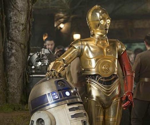 Imagen de C-3PO con el brazo rojo