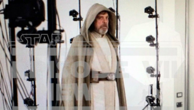 Mark Hamill como Luke Skywalker