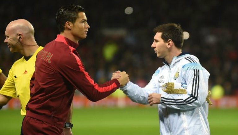 Messi y Cristiano se saludan en duelo de selecciones