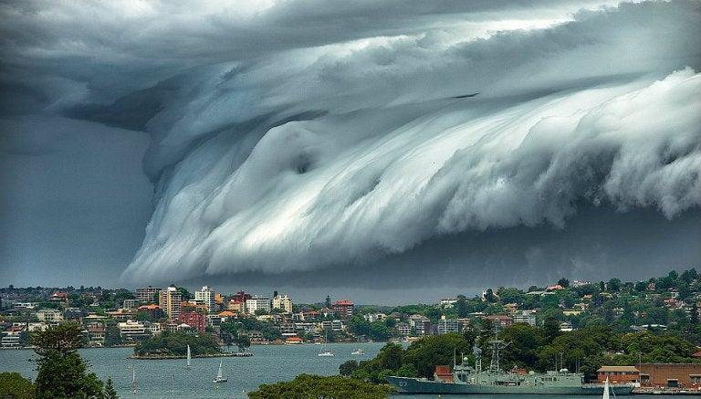 Impresionante nube sobre Sydney, Australia