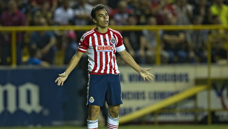 Omar Bravo durante el partido contra Dorados