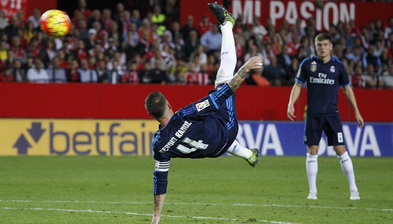 Sergio Ramos marca gol de Chilena contra Sevilla 