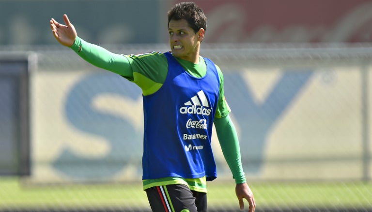 Hernández en entrenamiento del Tri