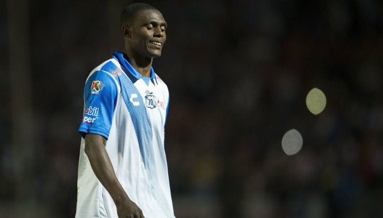 Efraín Cortés, durante un juego con Puebla