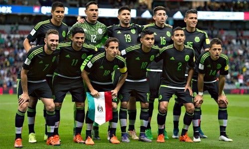 La Selección Mexicana posa para las cámaras antes de un partido