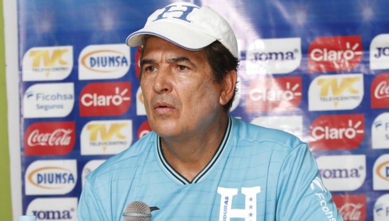 Jorge Luis Pinto, durante la conferencia de prensa