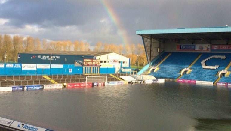 El estadio Brunton Park inundado