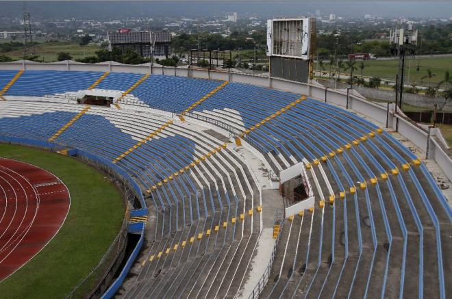 El inmueble no cuenta con pantalla y luce despintado