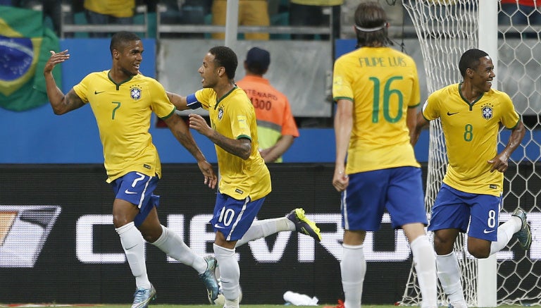 Los futbolistas de Brasil durante el festejo