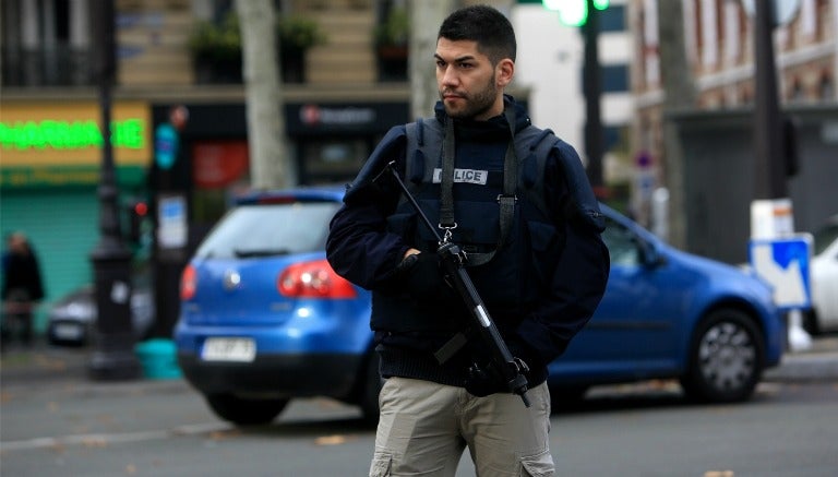 Policía resguarda las calles de París