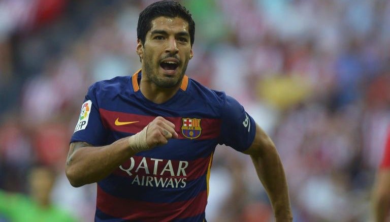 Suárez corre en un festejo con Barcelona