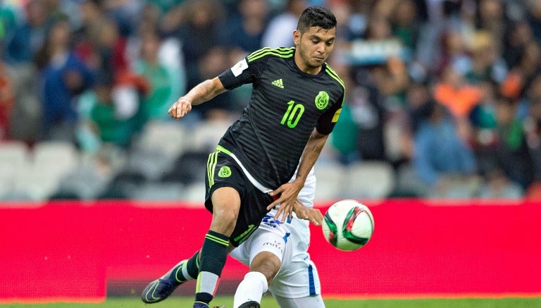 Coronita en un partido con la Selección