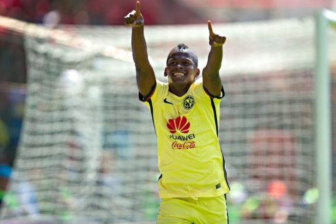 El delantero colombiano festejando una anotación con América