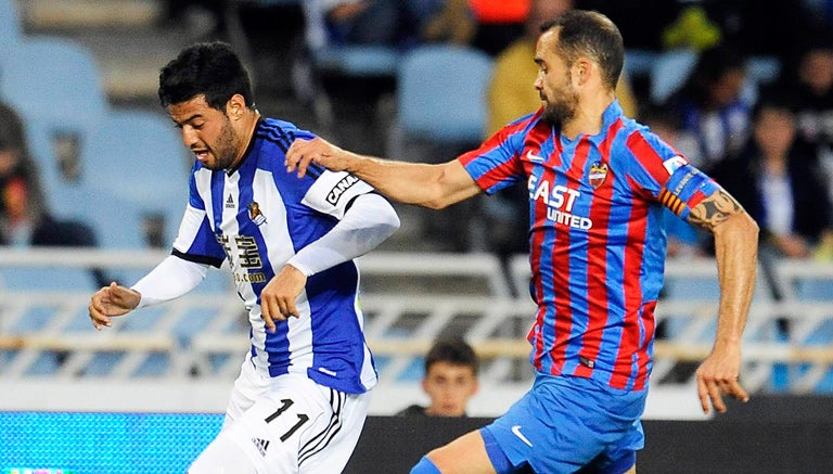 Vela conduce el esférico contra Levante