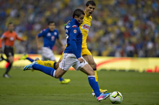 Pablo Barrera conduce en Final contra América