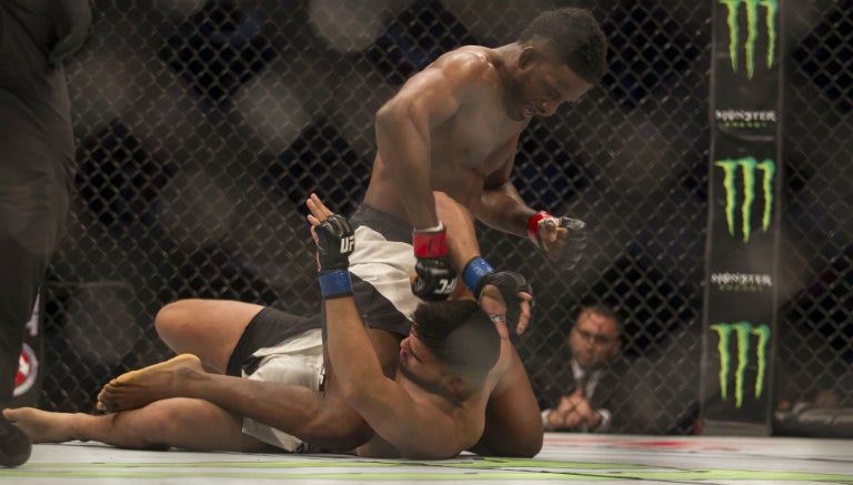 Magny somete a Gastelum en Monterrey