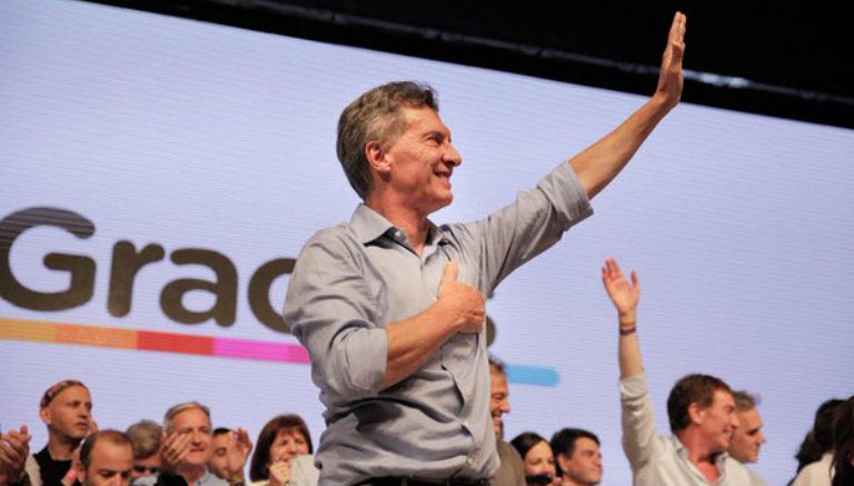 Mauricio Macri festeja al ser electo presidente de Argentina