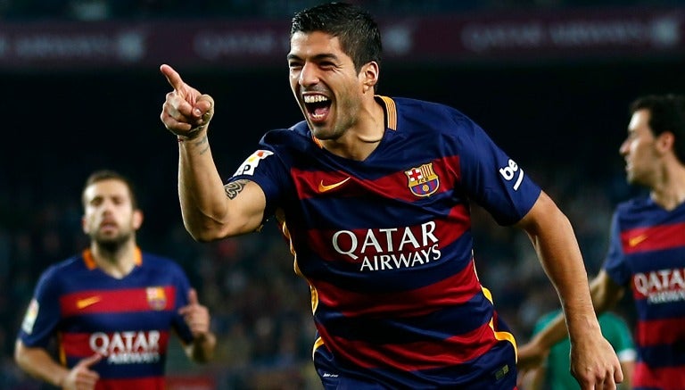 Luis Suárez celebra una anotación con el Barcelona