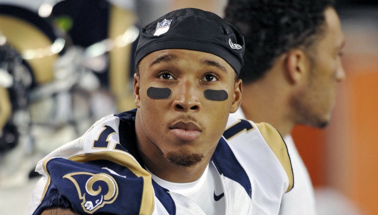 Stedman Bailey observa acción en juego de Carneros