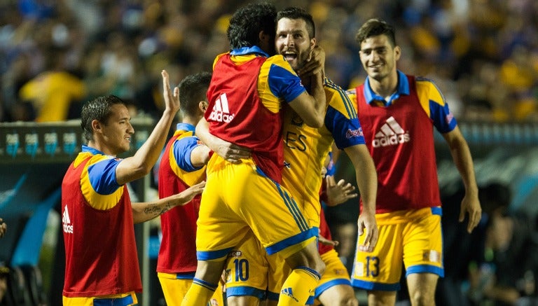 Tigres festeja gol de Gignac