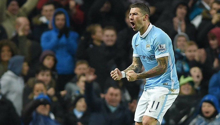 Kolarov festeja su gol contra el Southampton 