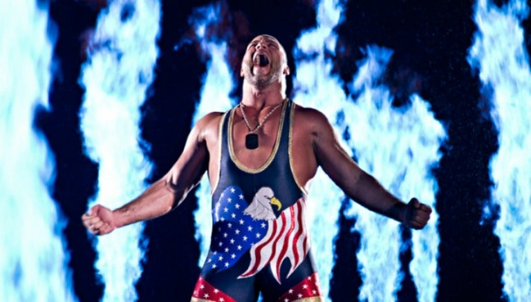 Kurt Angle hace su entrada al ring