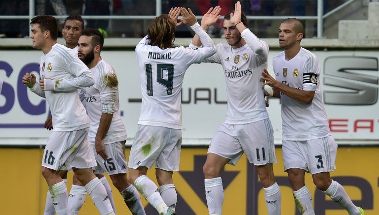 Jugadores del Real Madrid celebran un gol