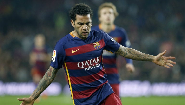 Dani Alves celebra su anotación contra el Villanovense