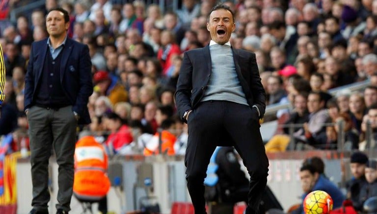 Luis Enrique grita durante un partido del Barcelona