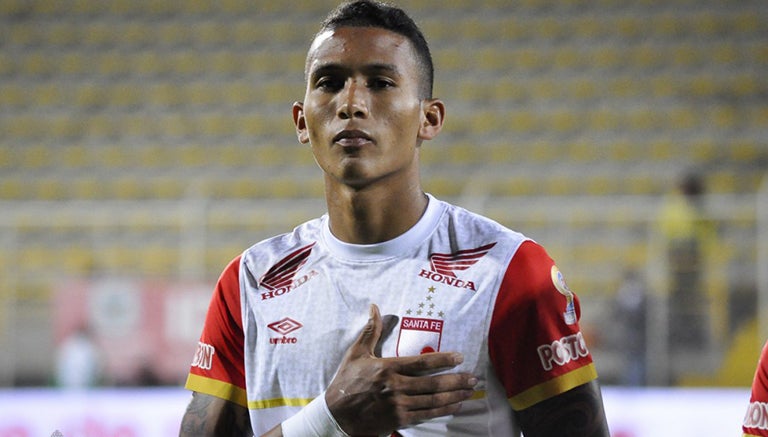 Meza en partido con Independiente