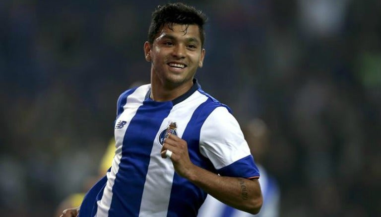 Tecatito celebra su gol con el Porto