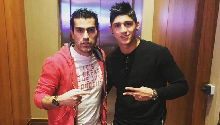 Alan Pulido Y Nery Castillo en Athenas