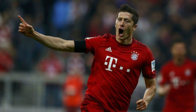 Lewandowski celebra un gol en partido del Bayern Munich