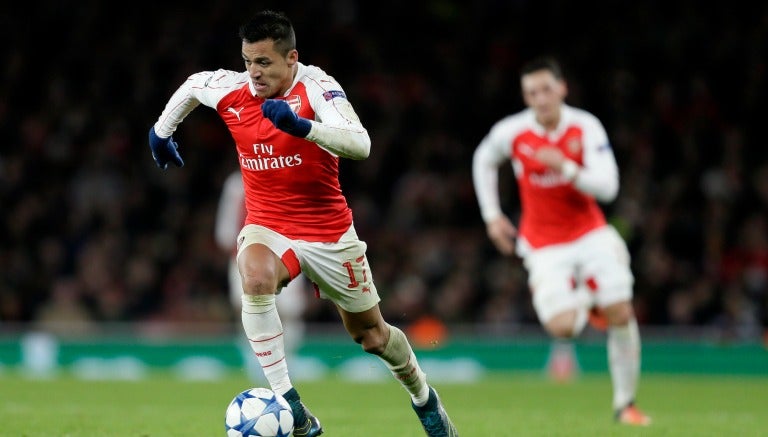 Alexis Sánchez, durante un partido con el Arsenal