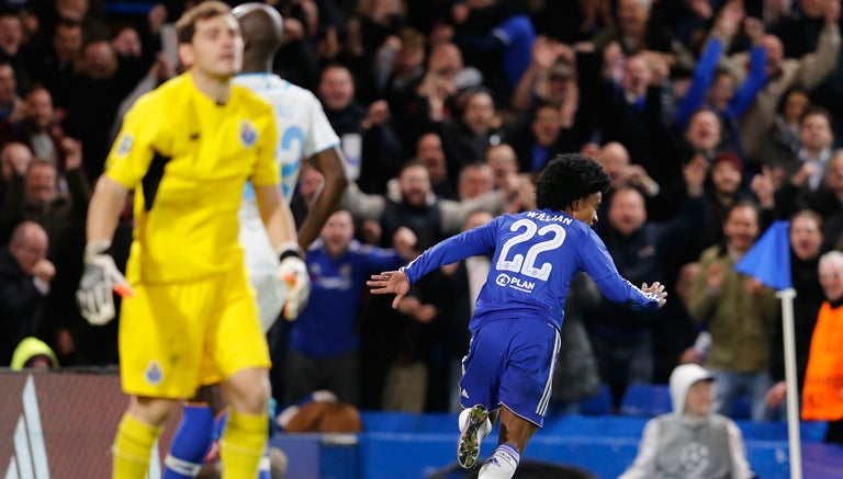 Willian celebra el segundo gol del Chelsea