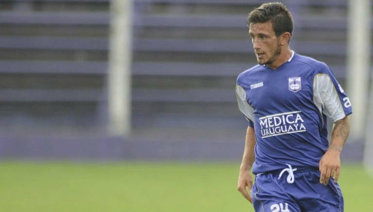 Lozano, en juego con Defensor Sporting