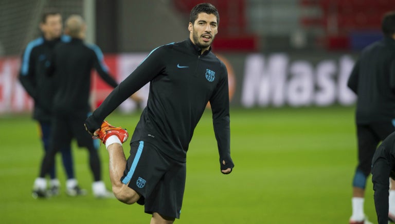 Suárez en trabajo de calentamiento con Barcelona