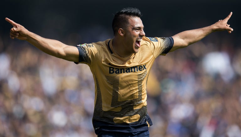 Cortés tras anotar con Pumas