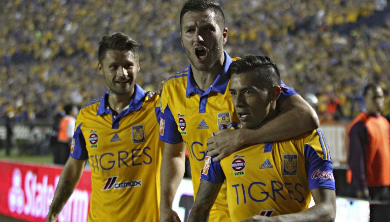 Sobis, Gignac y Aquino, los anotadores del partido