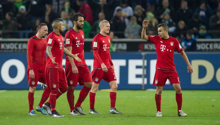 Jugadores del Bayern Munich saliendo de la cancha