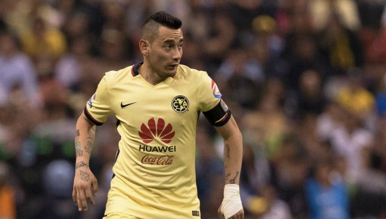 Rubens Sambueza en un partido de América