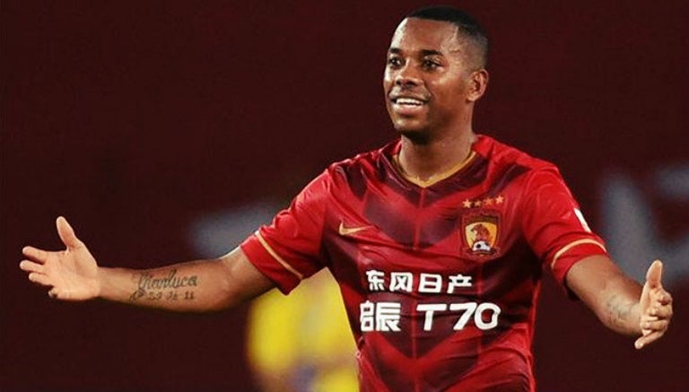 Robinho en partido del Guangzhou