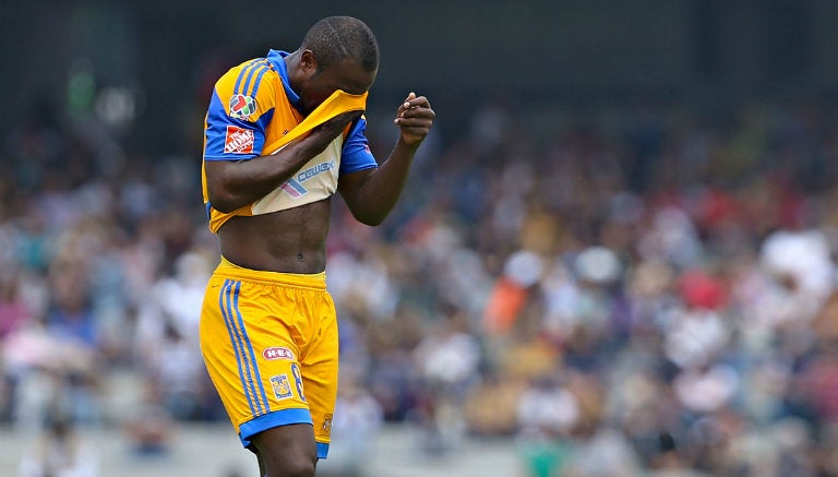 Guerrón, durante un partido con Tigres