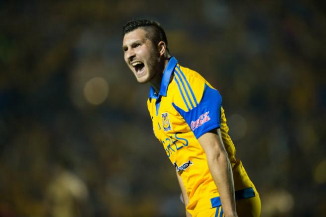 Gignac grita uno de sus goles en el Volcán