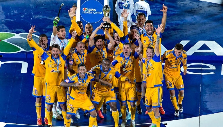 Tigres levanta la Copa de Campeón del A2015