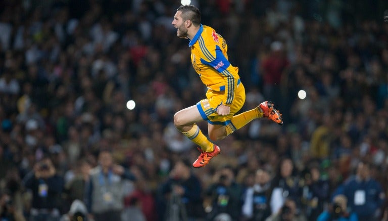 Gignac festeja su gol en la Final contra Pumas