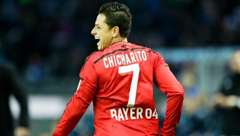 Chicharito grita un gol con el Leverkusen