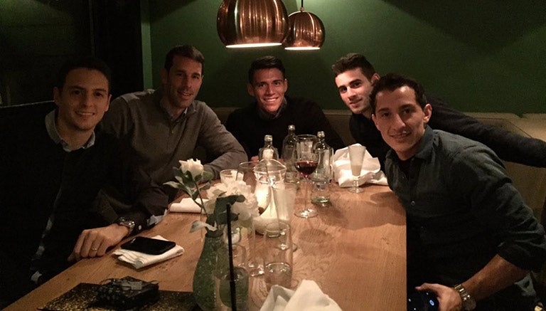 Van Nistelrooy, cenando con Andrés Guardado y Héctor Moreno