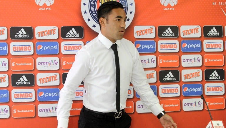 Marco Fabián en conferencia de prensa con Chivas