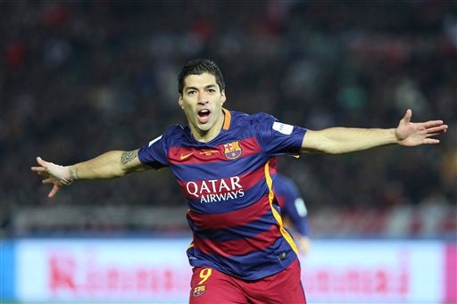 Luis Suárez celebra el tercer tanto